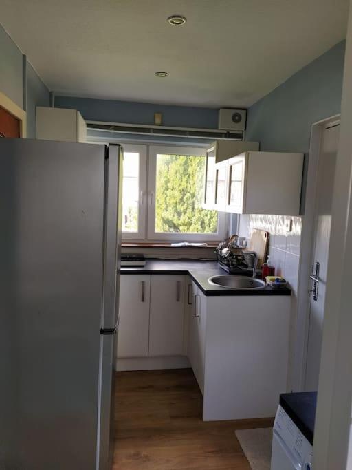 Studio Flat, Frequent Buses, 1-minute Walk To Bus Stop, 15 Minutes To City Center Appartement Édimbourg
