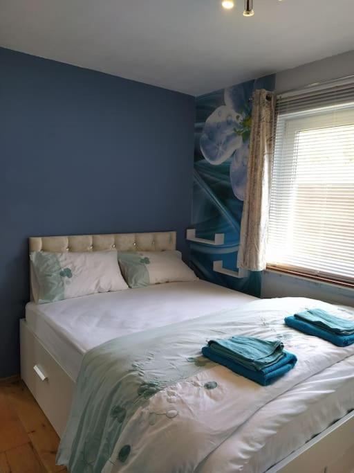 Appartement Studio Flat, Frequent Buses, 1-minute Walk To Bus Stop, 15 Minutes To City Center