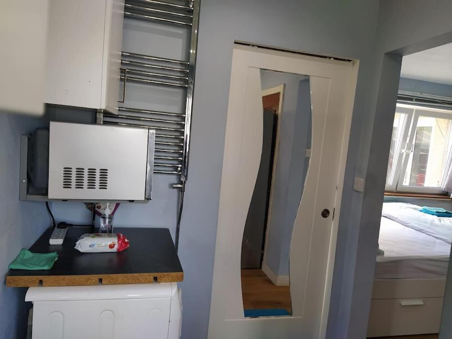 Appartement Studio Flat, Frequent Buses, 1-minute Walk To Bus Stop, 15 Minutes To City Center *