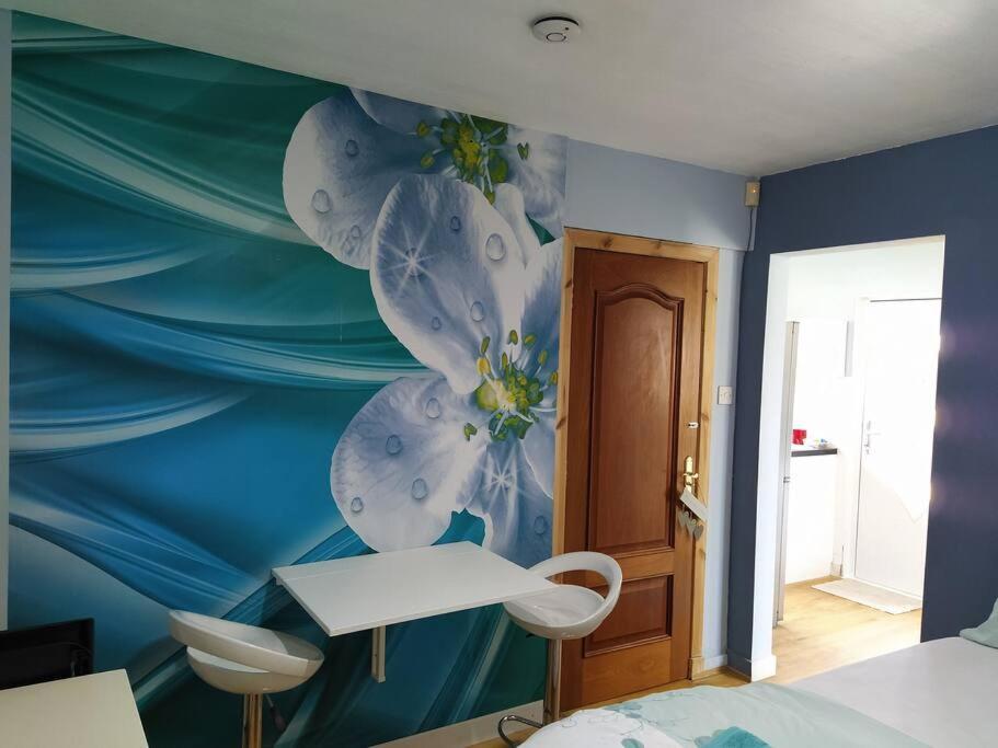 Appartement Studio Flat, Frequent Buses, 1-minute Walk To Bus Stop, 15 Minutes To City Center *