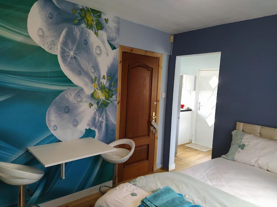 Studio Flat, Frequent Buses, 1-minute Walk To Bus Stop, 15 Minutes To City Center Appartement *