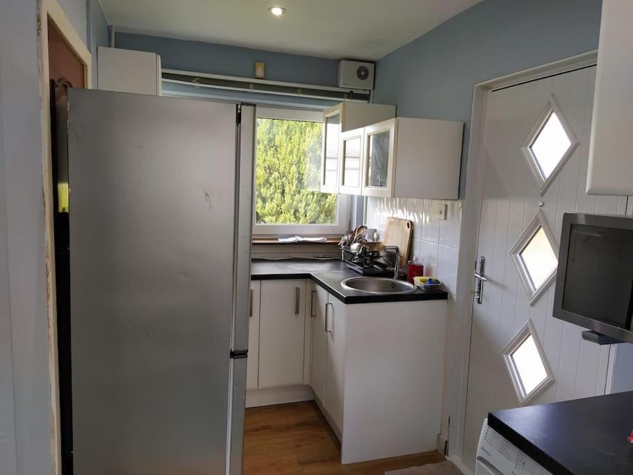 Appartement Studio Flat, Frequent Buses, 1-minute Walk To Bus Stop, 15 Minutes To City Center *